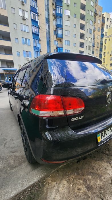 Фолсфаген голф 1 власник продаж