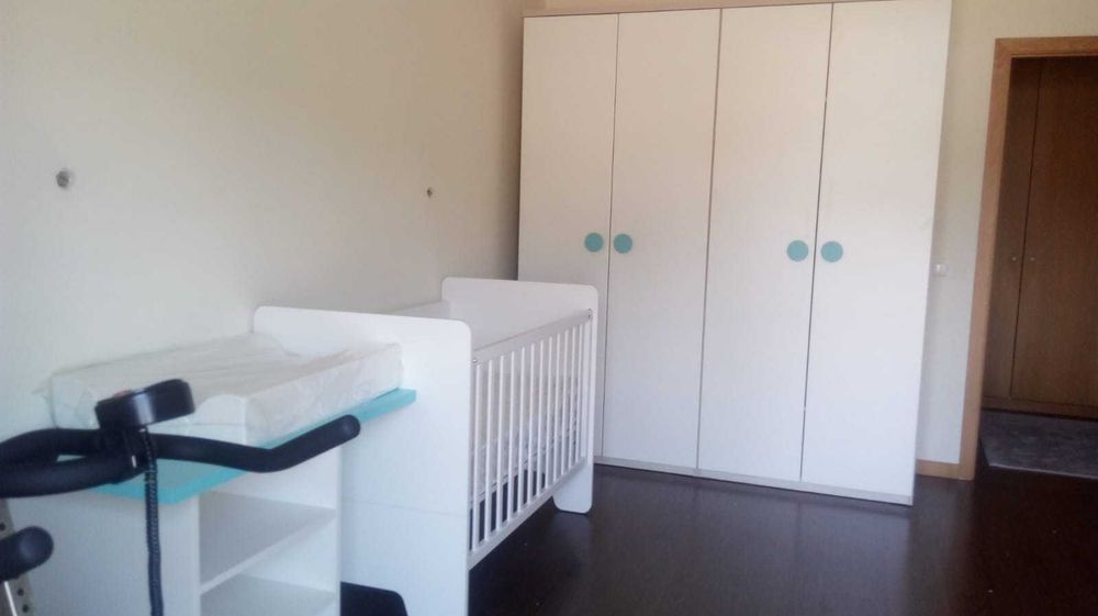 Quarto Completo de Bebé em Excelente Estado – Pronto a Usar