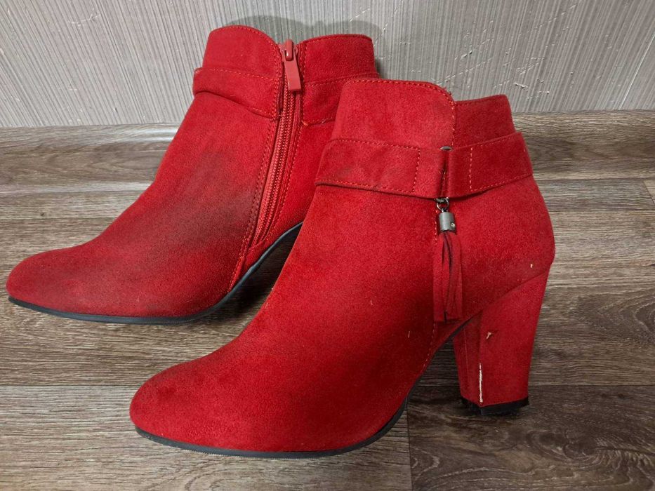 Женские Замшевые полусапожки красные 39 размер
