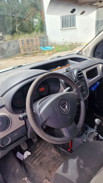 Dacia dokker ano 2013 dois lugares 240000 mil km