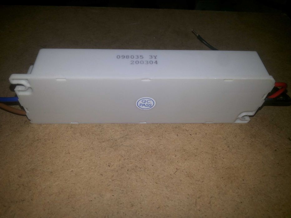 Блок питания 12 в 3.75 а 45 вт герметичный  LED драйвер