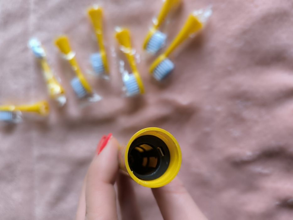 Escovas eléctrica criança + recargas seladas