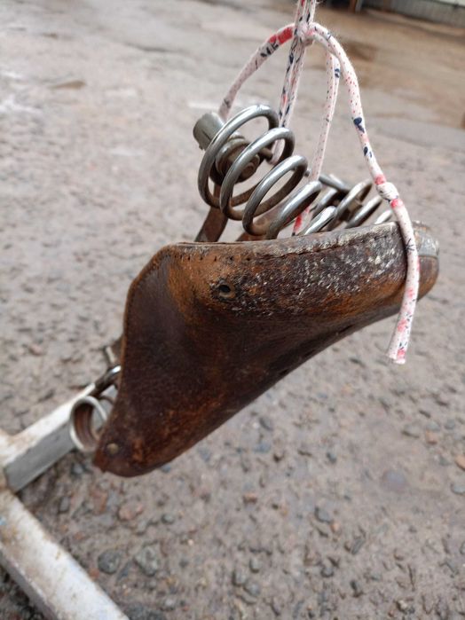 Велосипедне сідло,шкіряне, велике б/у