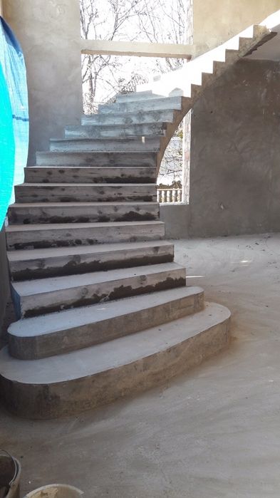 Бетонні сходи ( майстер по сходам,бетон,ступеньки,лестница бетоная)