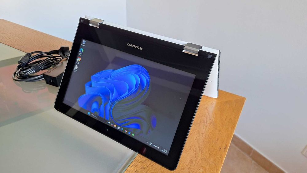 Lenovo Yoga 300-11 Touch- N3060 1.6GHz- 4GB Ram- SSD 240GB- Win11