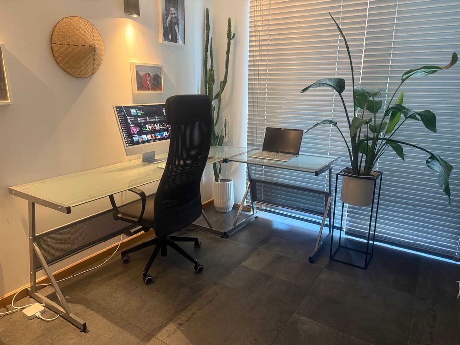 Biurko szklane narożne duże