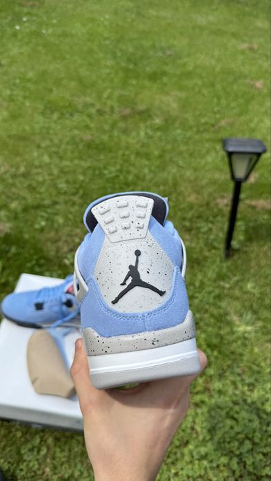 Buty Nike Jordan 4 Retro University