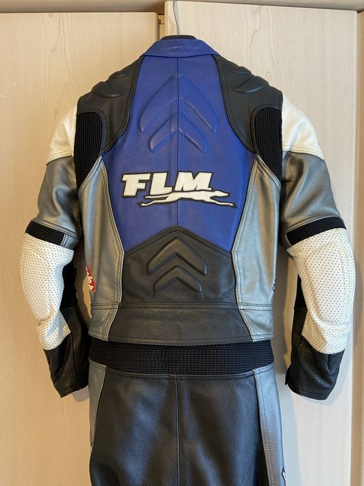 Мотокомбез.  Жіночій мотокомбінезон. Мотокуртка