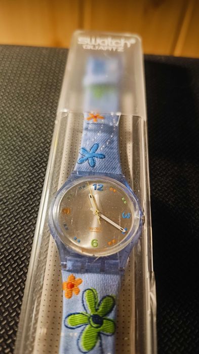 Zegarek dziecięcy Swatch quartz