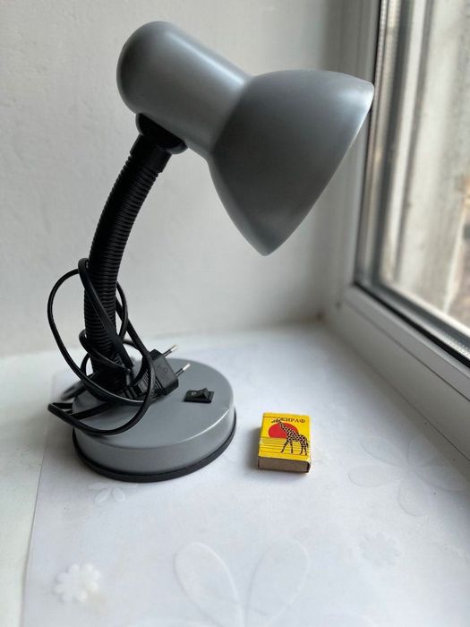 Лампа настольная рабочая
