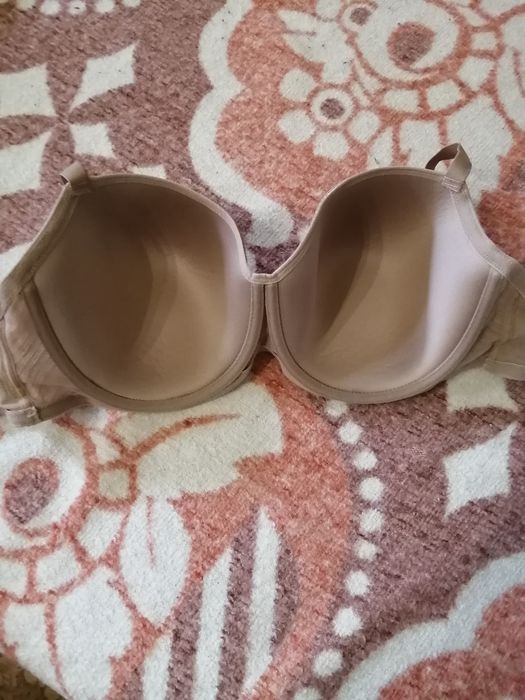 Продам бюстгальтер.