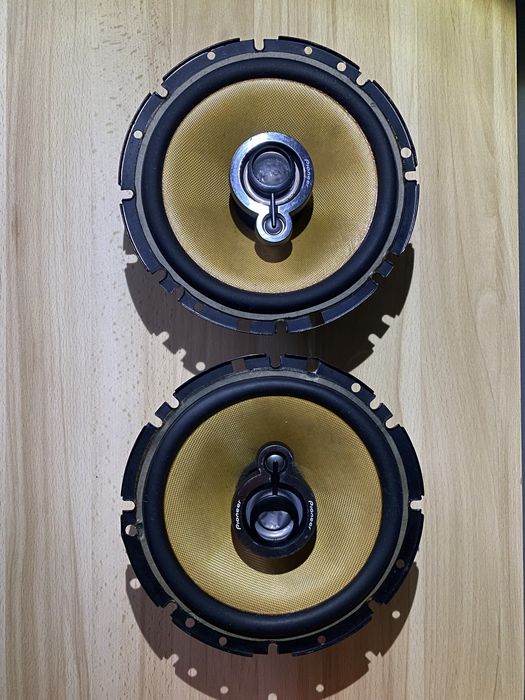 Glosniki samochodowe Pioneer TS-E1796 (2 sztuki, 17 cm, 220W max, 4Ω)