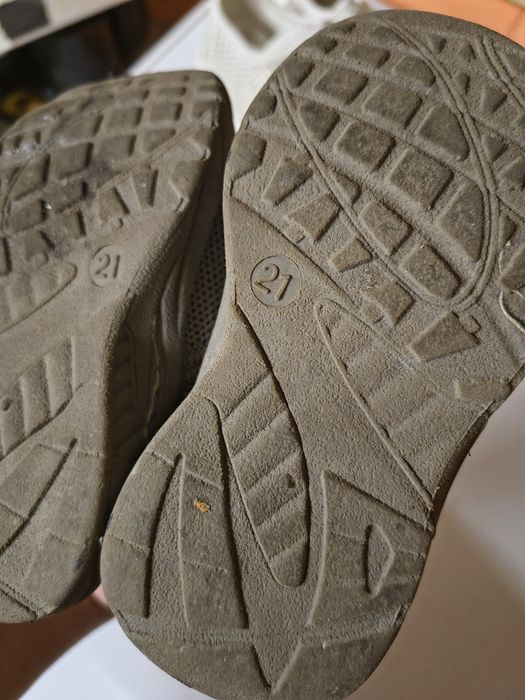 Дитяче взуття в добрі руки
