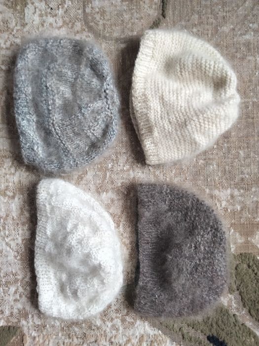 Продам женские вязаные шапки из козьего пуха