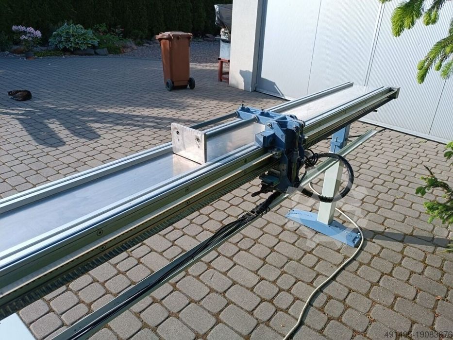 Fresadora ao comprido de pvc e alumínio