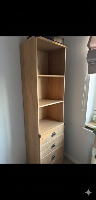 Komplet drewnianych mebli w bardzo dobrym stanie