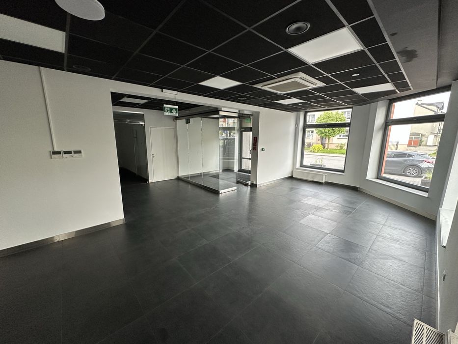 Lokal uslugowo-handlowy do wynajęcia - 05-660 Warka