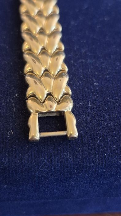 Женские кварцевые часы Candino. Швейцария.