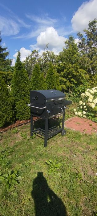 Grill ogrodowy  jak nowy.