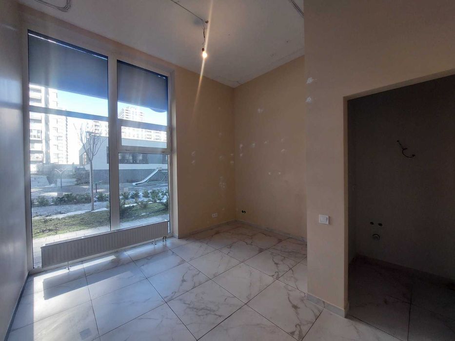 ЖК «Варшавський 2». Фасадне приміщення з ремонтом Open Space 71 м² - View 5