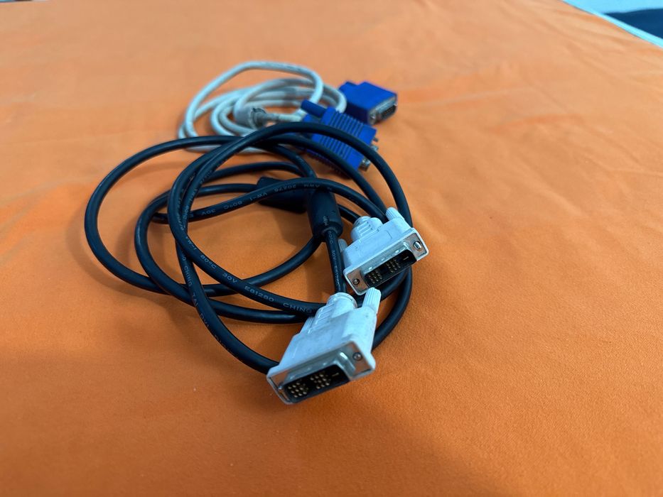 Cabo DVI-DVI (2m) + Cabo VGA de oferta
