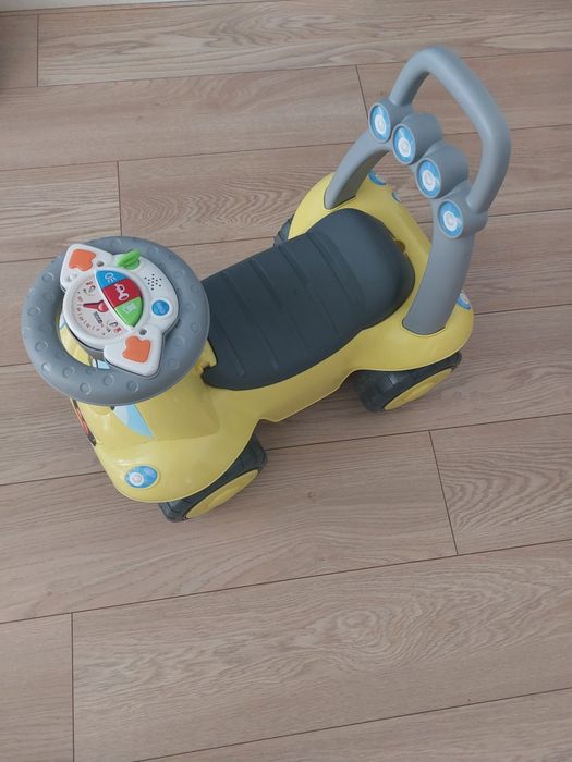 Carrinho de bebe com som e luzes