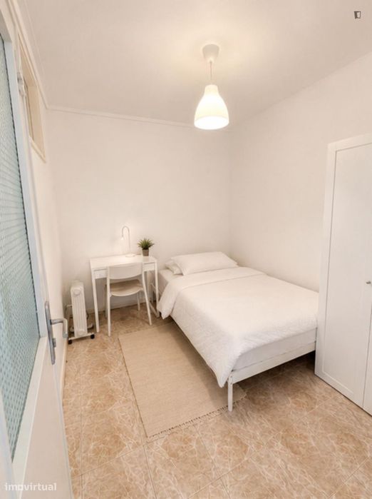 Quarto - localizado em Vila nova de gaia