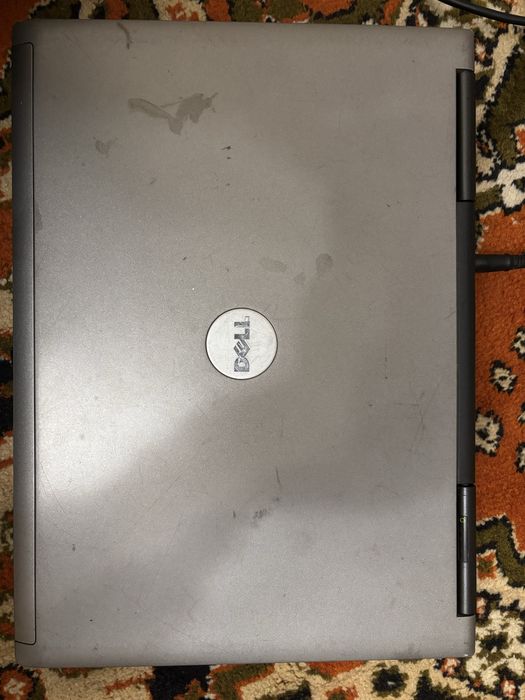 Ноутбук Dell Latitude D820
