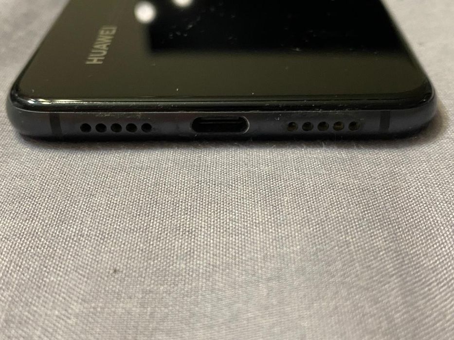 смартфон Huawei P20