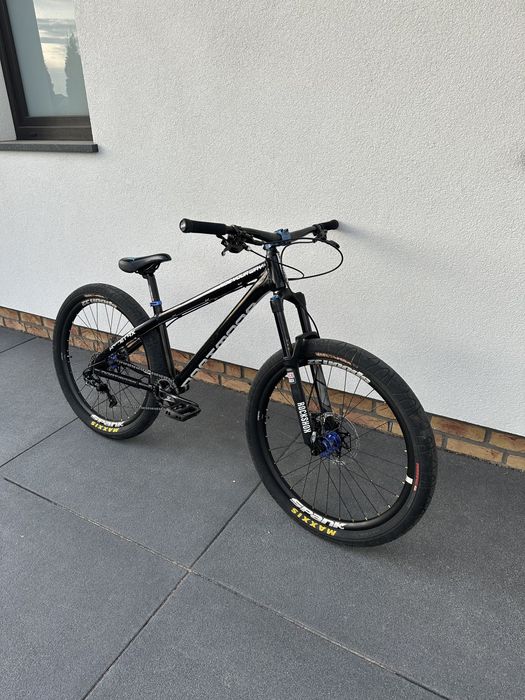 Dartmoor Hornet 4x [NOA Hubs,Spank,Carbon]