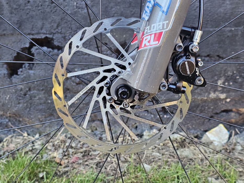 Карбоновий велосипед Giant XTC Advance