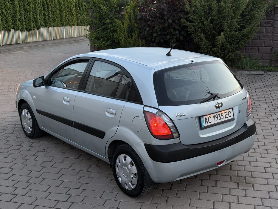 Kia Rio 1.6d в гарному стані цікавить обмін