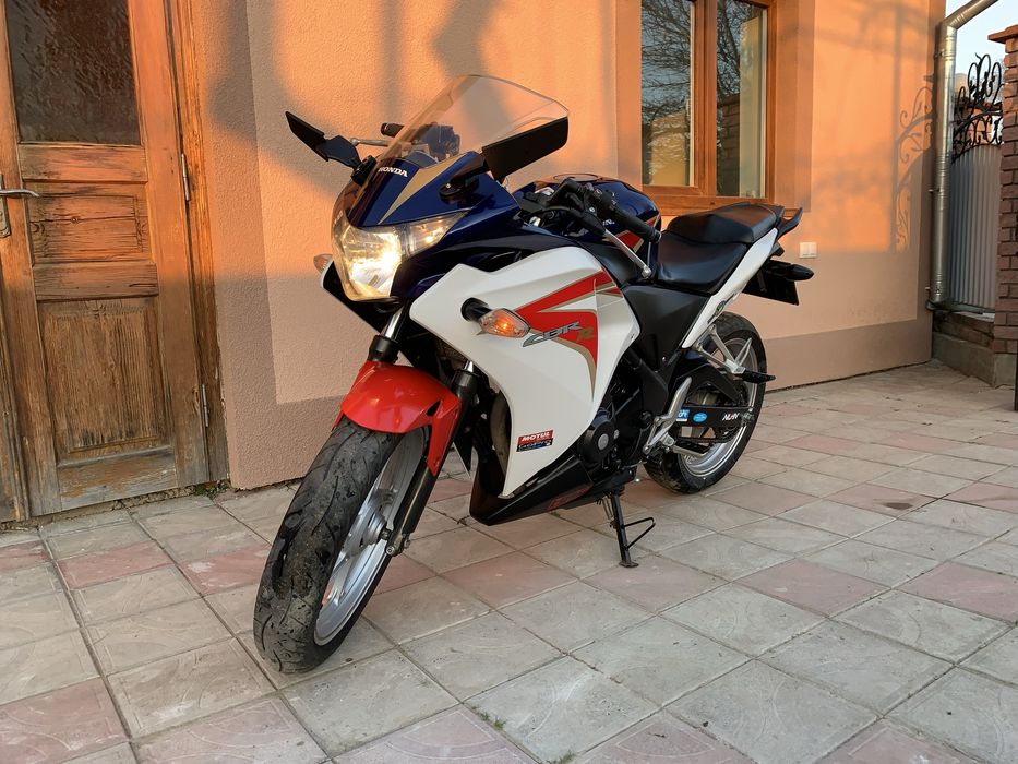 Honda CBR250R 2011