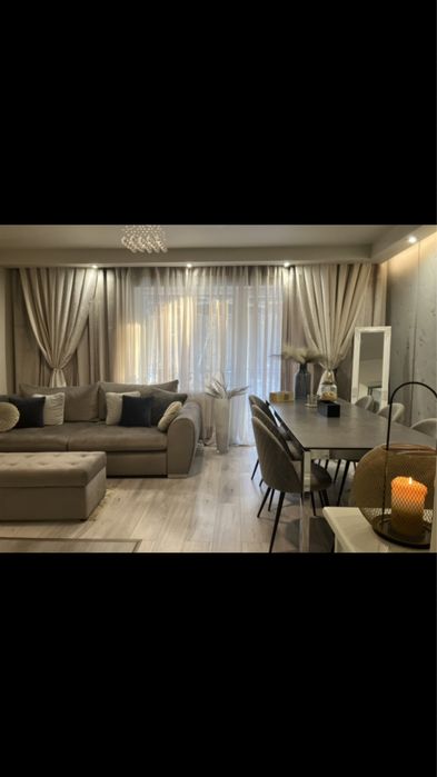 Arkadia blisko jeziora i lasu