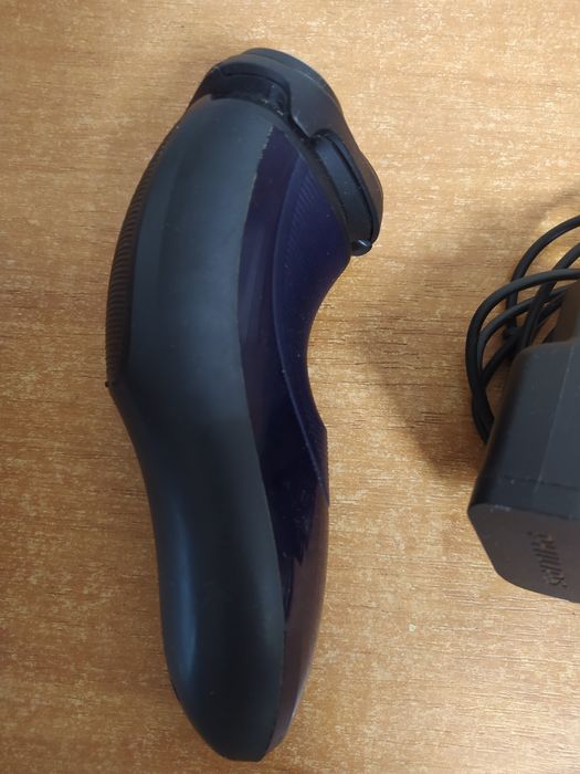 Бритва Philips series 1000 бу.