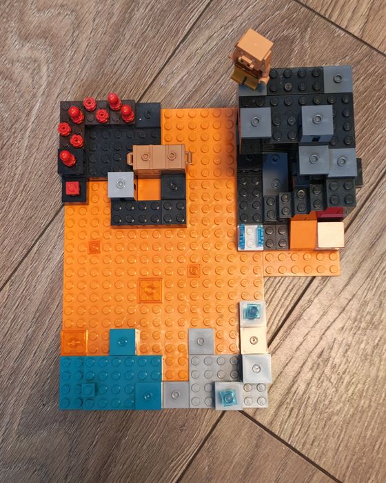 LEGO Minecraft Bastion w Netherze 21185