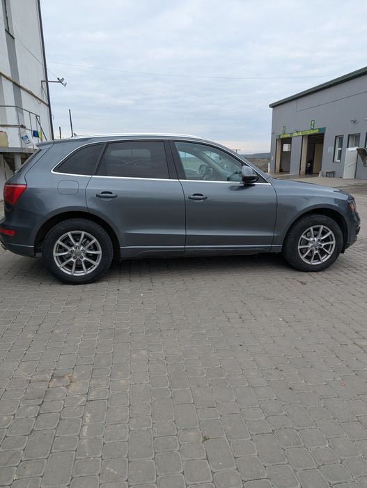Продаю Audi Q5 2012 2.0 бензин