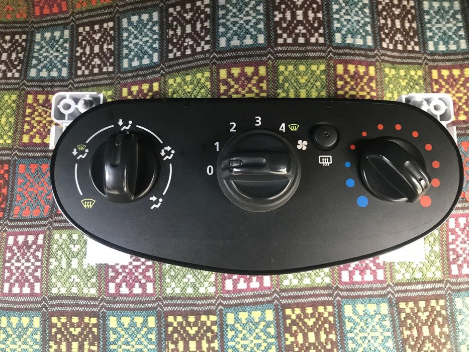 Блок управления климатом Renault Logan / Sandero