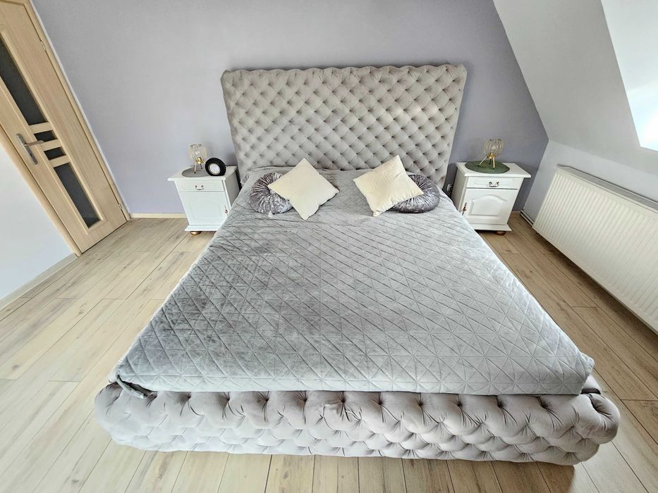 Łóżko chesterfield 220x200cm stan idealny
