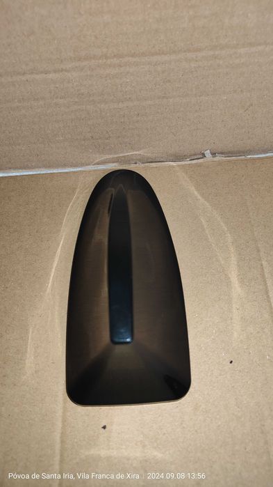 Antena cauda tubarão cor preto