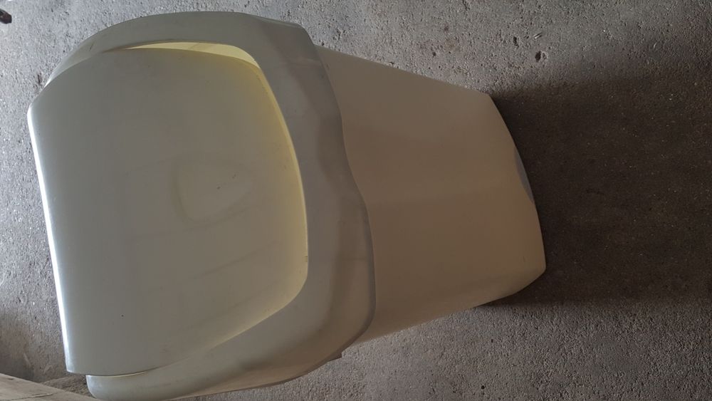 2 trash bins64284087724034122