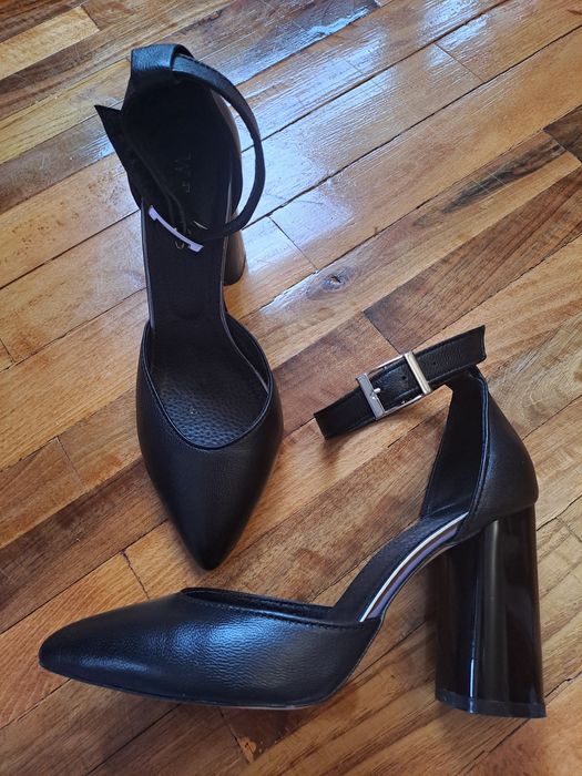 Жіночі шкіряні туфлі 38р