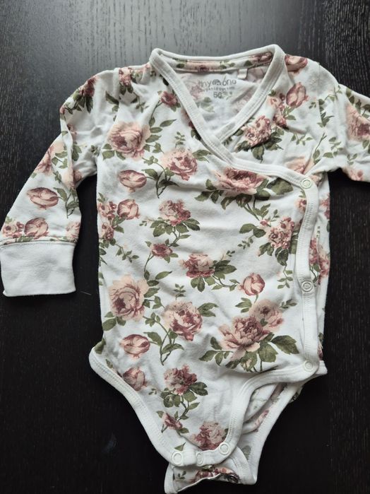 Body kopertowe r. 56/62 w kwiaty dla dziewczynki