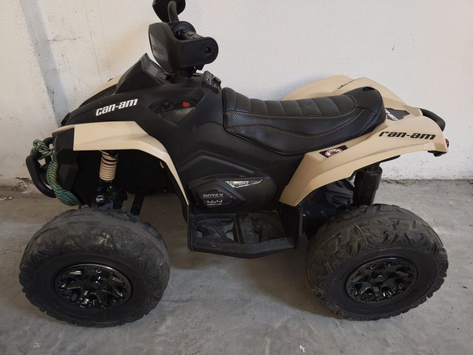 Moto4  elétrica para crianças de 24V 2x200W Maverick Cam-am rodas de Eva e assento em couro