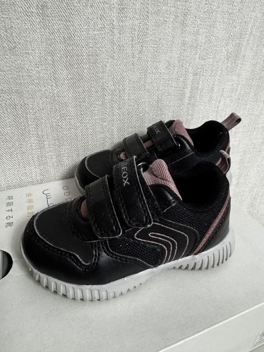 Дитячі кросівки Geox