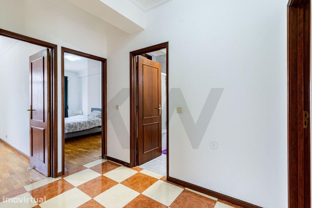 Apartamento T3 em São João da Madeira - com varandas, Localização Estr