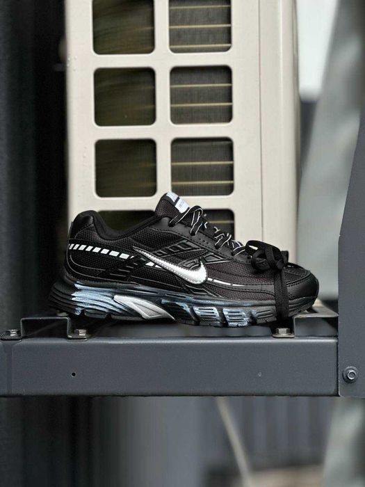 Nike Initiator Custom: біло чорні - 45 розмір
