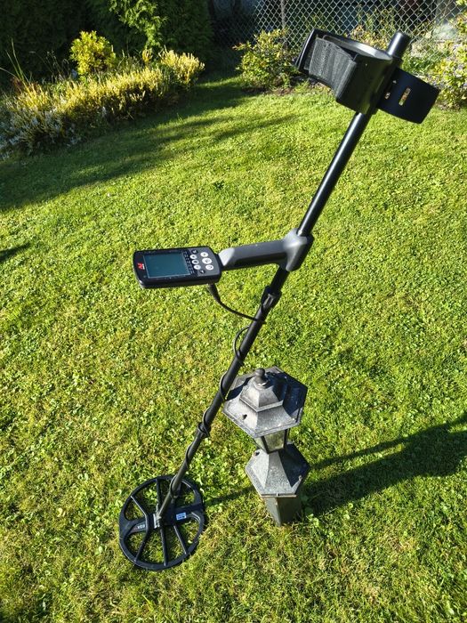 Minelab Equinox 600 - Wykrywacz metali stan bdb.