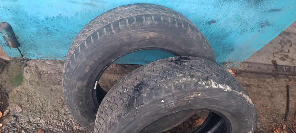 Продам зимние шины Bridgestone Blizzak W810 215/65 R16C