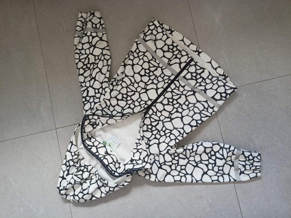 Kurtka przeciwdeszczowa rozm 110/116